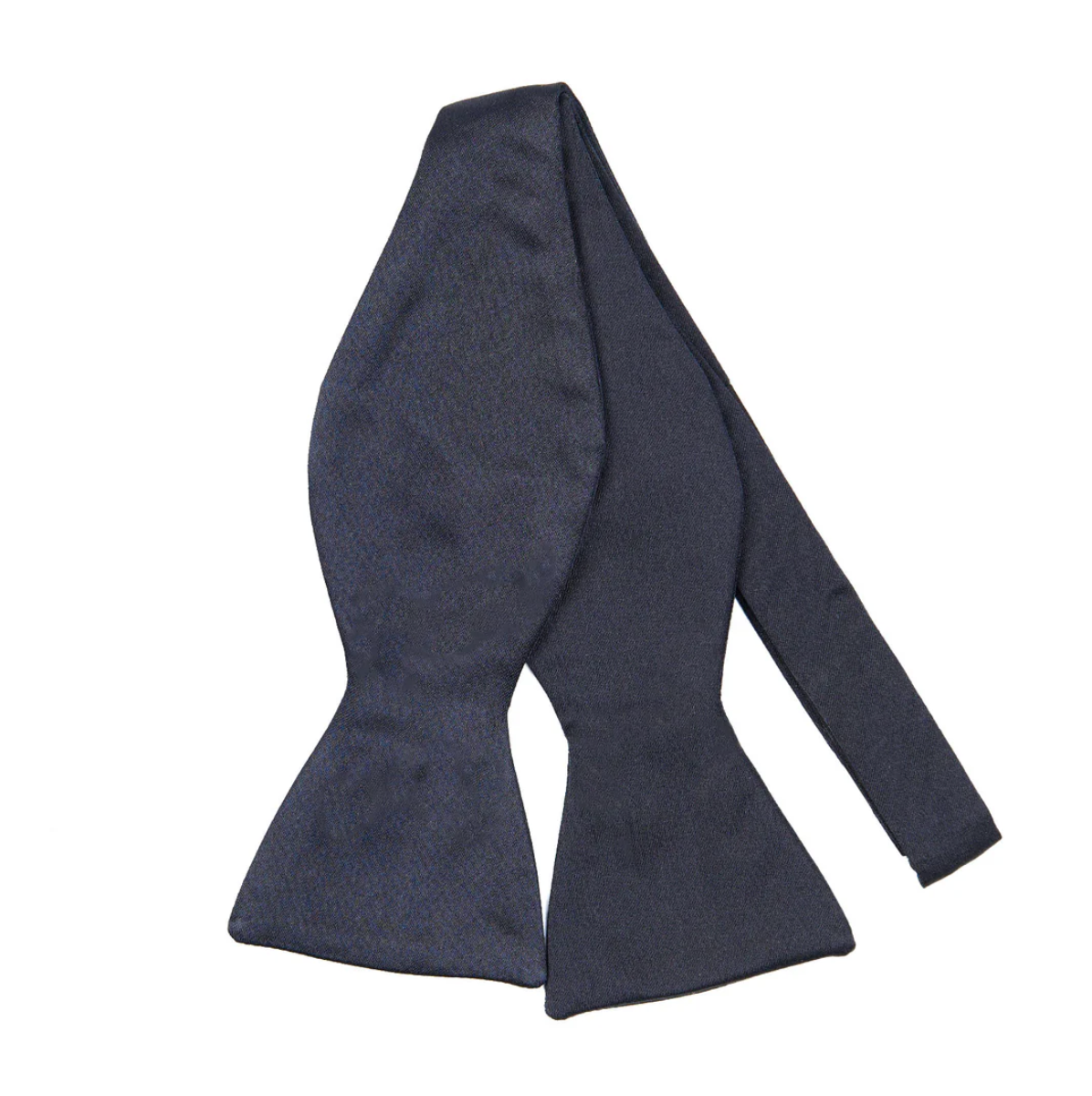 papillon blu navy in raso di seta da annodare, fatto a mano a Como da Lorenzi Como