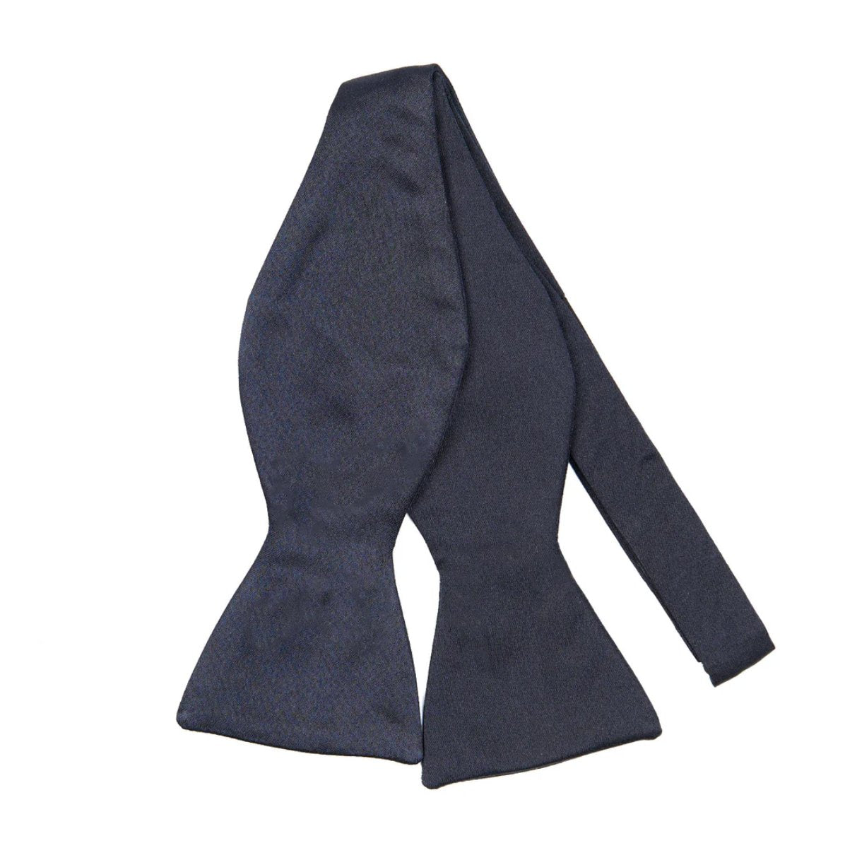 papillon blu navy in raso di seta da annodare, fatto a mano a Como da Lorenzi Como