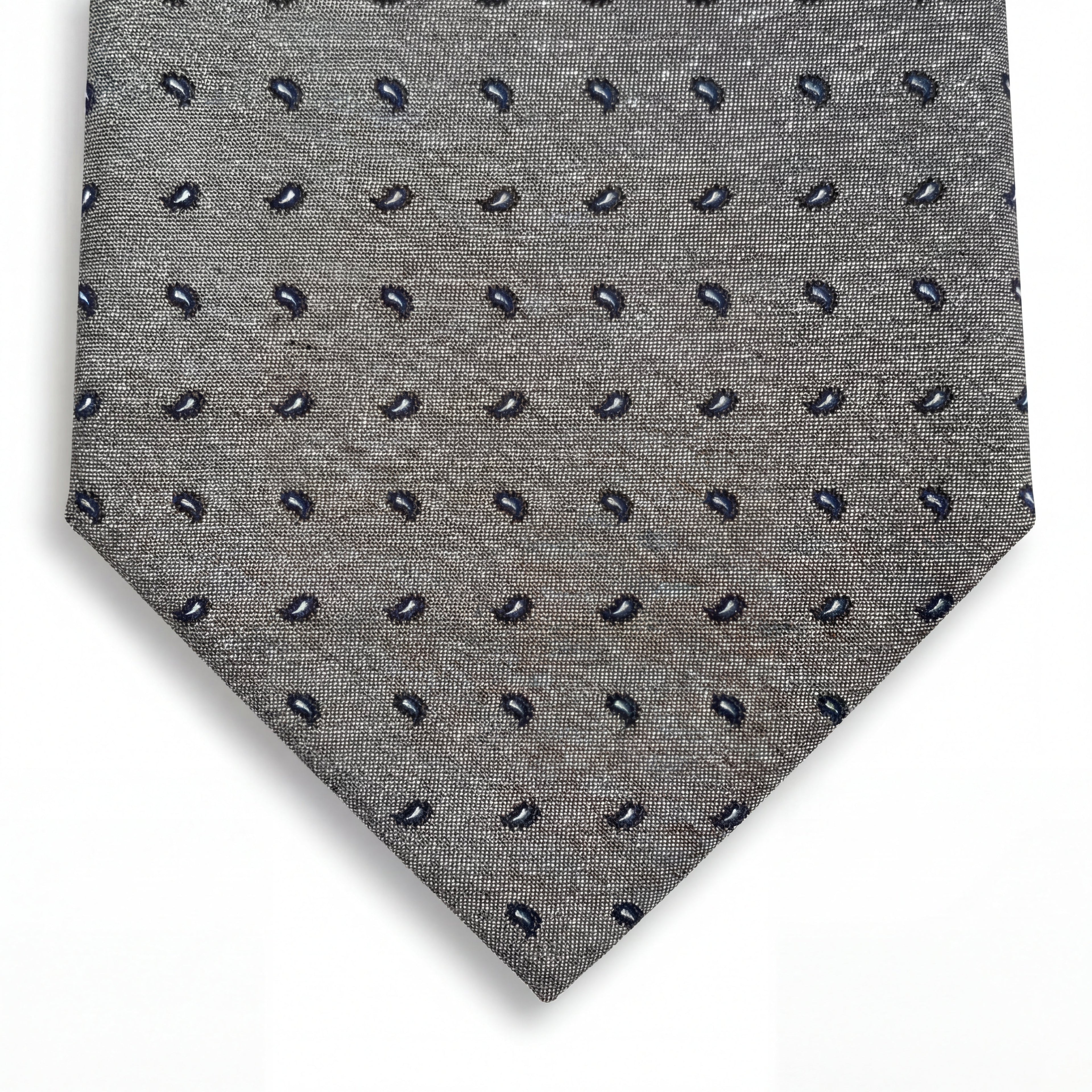 cravatta grigio sartoriale in seta jacquard con paisley, fatta a mano a Como da Lorenzi Como